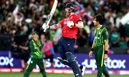 पाकिस्तानलाई हराउँदै इङ्ल्यान्ड टी–२० विश्वकप सेमिफाइनलमा प्रवेश
